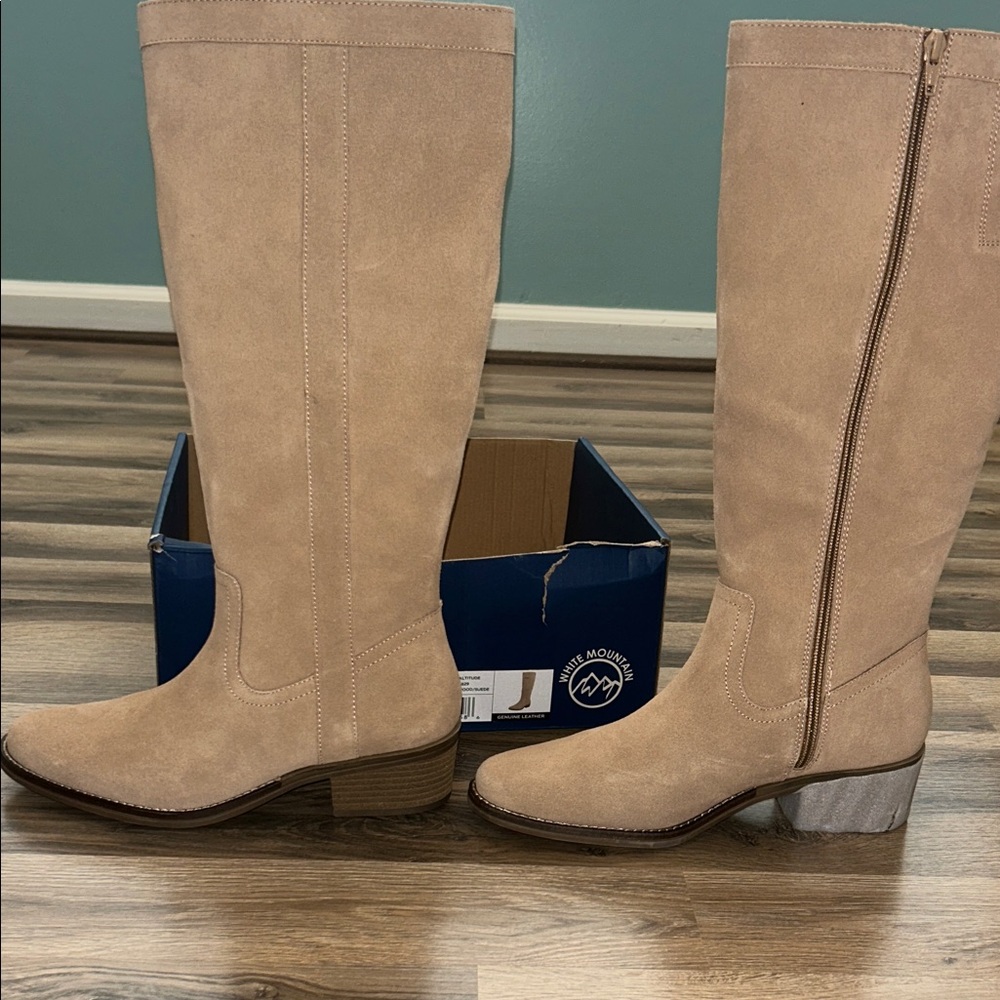 White Mountain Suede Boots